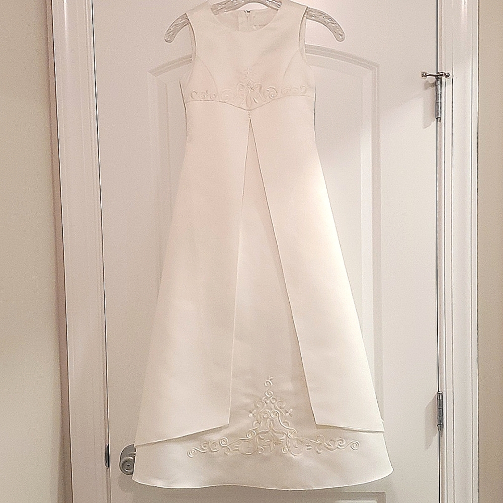 Flower girl/ Junior bridesmaid dress